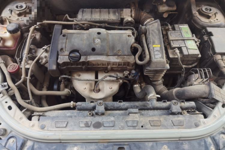 Used Dongfeng Aeolus S30 2013 1.6L Manual Entry-Level Model Engine Bay