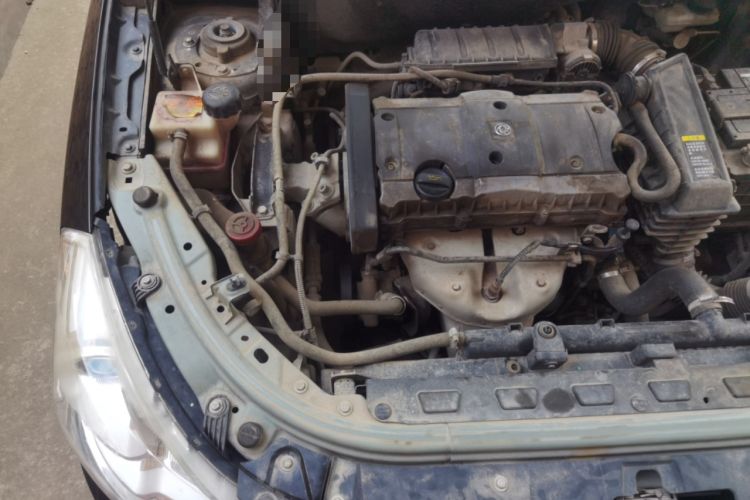 Used Dongfeng Aeolus S30 2013 1.6L Manual Entry-Level Model Engine Bay Right