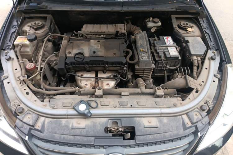 Used Dongfeng Aeolus S30 2013 1.6L Manual Zunya Model Engine Bay