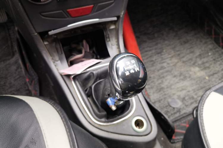 Used Dongfeng Aeolus S30 2013 1.6L Manual Entry-Level Model Gear Lever