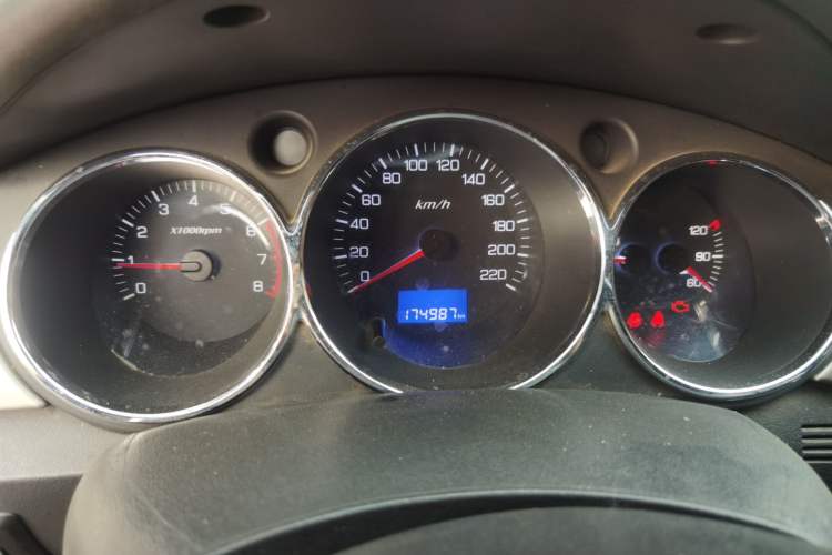 Used Dongfeng Aeolus S30 2013 1.6L Manual Entry-Level Model Instrument Cluster