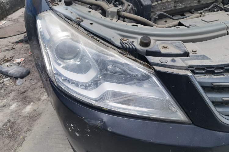 Used Dongfeng Aeolus S30 2013 1.6L Manual Entry-Level Model Right Front Headlight