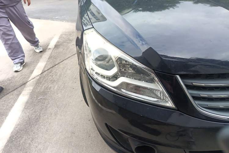 Used Dongfeng Aeolus S30 2013 1.6L Manual Zunya Model Right Front Headlight