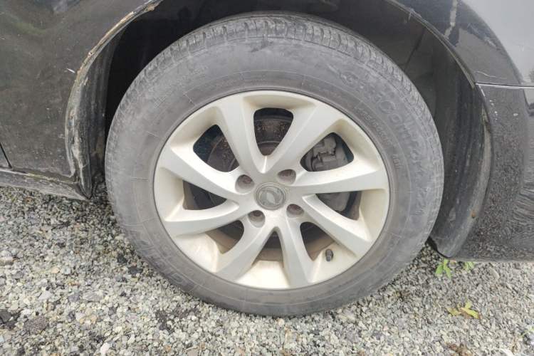 Used Dongfeng Aeolus S30 2013 1.6L Manual Zunya Model Right Front Wheel Hub