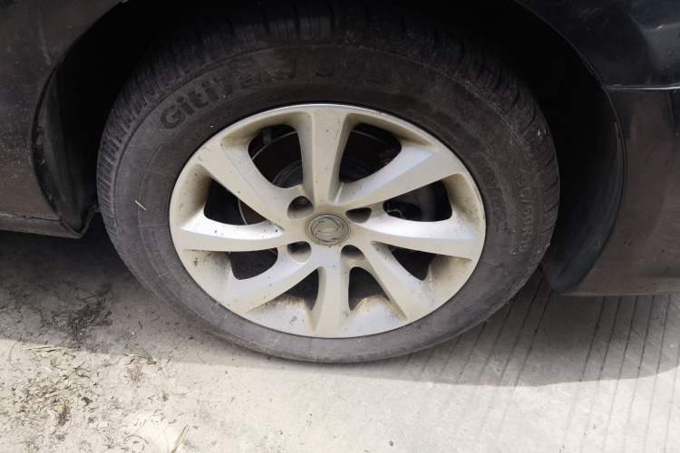 Used Dongfeng Aeolus S30 2013 1.6L Manual Entry-Level Model Right Front Wheel Hub