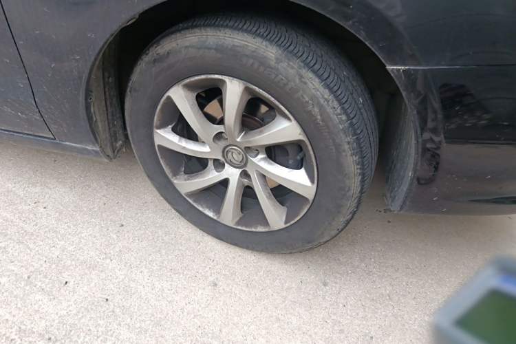Used Dongfeng Aeolus S30 2013 1.6L Manual Zunya Model Right Front Wheel Hub