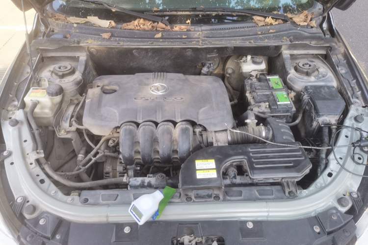 Used Dongfeng Aeolus S30 2013 1.5L Manual Zunya Model Engine Bay