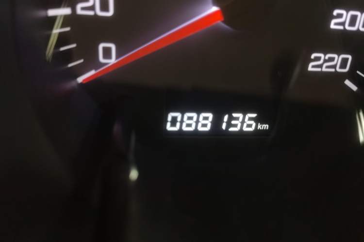 Used Dongfeng Aeolus S30 2013 1.5L Manual Zunya Model Odometer Close Up
