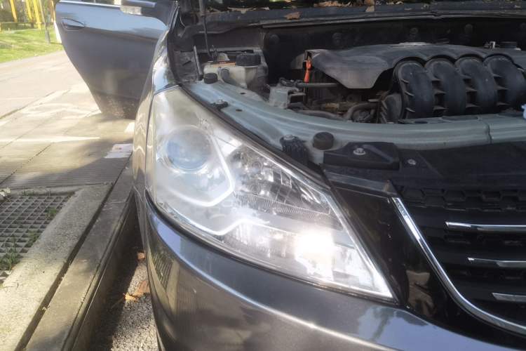 Used Dongfeng Aeolus S30 2013 1.5L Manual Zunya Model Right Front Headlight