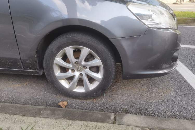 Used Dongfeng Aeolus S30 2013 1.5L Manual Zunya Model Right Front Wheel Hub