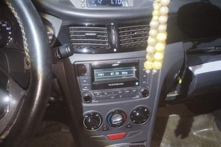 Used Dongfeng Aeolus S30 2013 1.6L Manual Zunya Model Audio And AC Panel