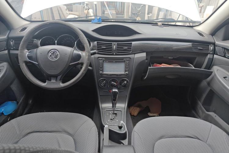 Used Dongfeng Aeolus S30 2013 1.5L Automatic Zunya Model Center Console