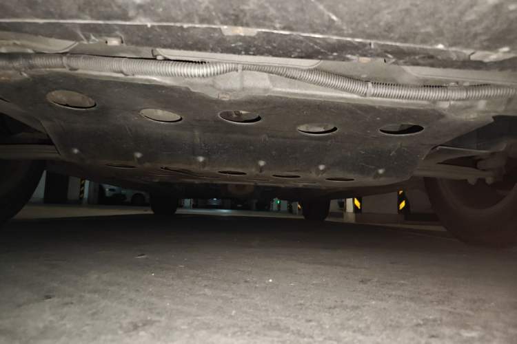 Used Dongfeng Aeolus S30 2013 1.6L Manual Dual-Fuel CNG Model Chassis Front