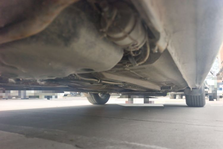 Used Dongfeng Aeolus S30 2013 1.6L Manual Dual-Fuel CNG Model Chassis Rear Right
