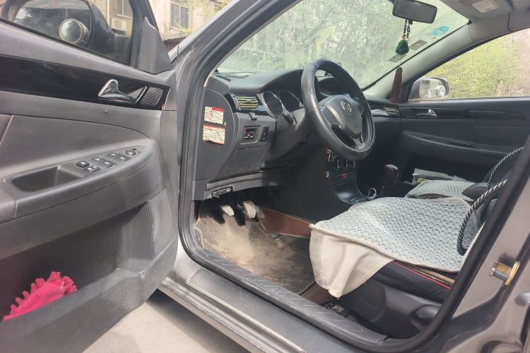 Used Dongfeng Aeolus S30 2013 1.6L Manual Dual-Fuel CNG Model Driver Seat