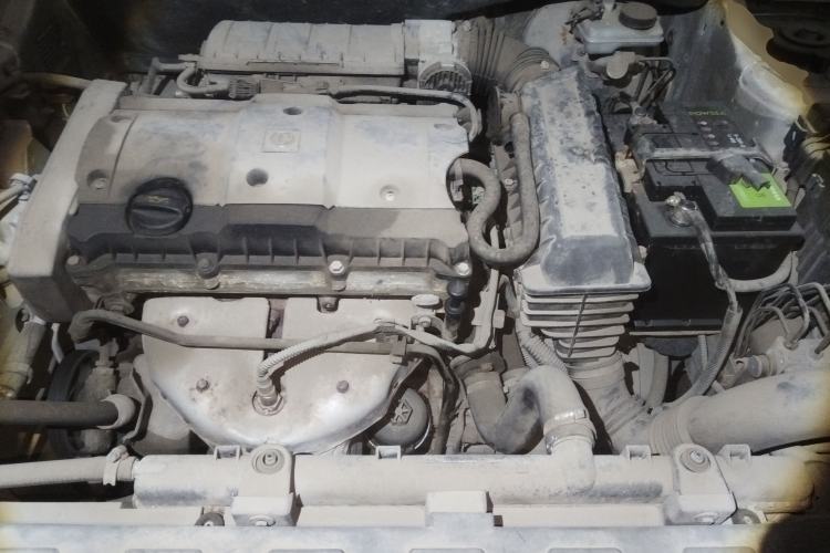 Used Dongfeng Aeolus S30 2013 1.6L Manual Zunya Model Engine Bay