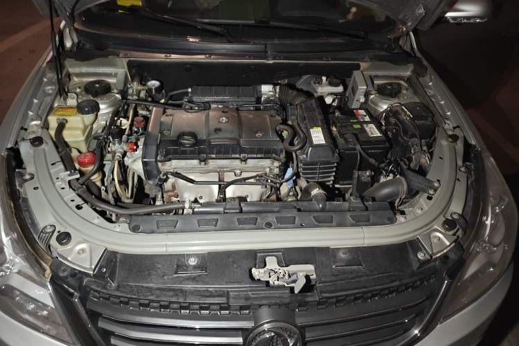 Used Dongfeng Aeolus S30 2013 1.6L Manual Dual-Fuel CNG Model Engine Bay