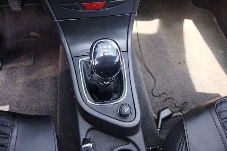 Used Dongfeng Aeolus S30 2013 1.6L Manual Entry-Level Model Gear Lever