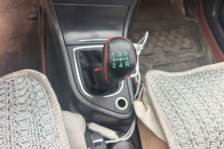 Used Dongfeng Aeolus S30 2013 1.6L Manual Dual-Fuel CNG Model Gear Lever
