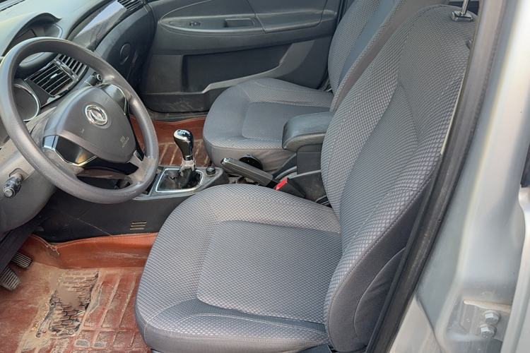 Used Dongfeng Aeolus S30 2013 1.6L Manual Dual-Fuel CNG Model Interior 1