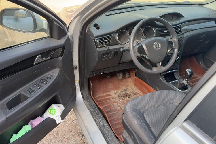 Used Dongfeng Aeolus S30 2013 1.6L Manual Dual-Fuel CNG Model Interior 2