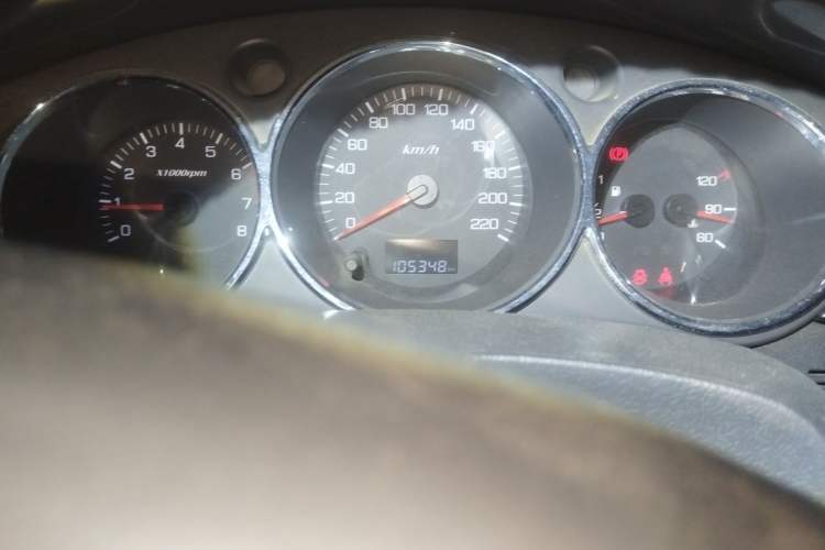 Used Dongfeng Aeolus S30 2013 1.6L Manual Zunya Model Odometer Close Up