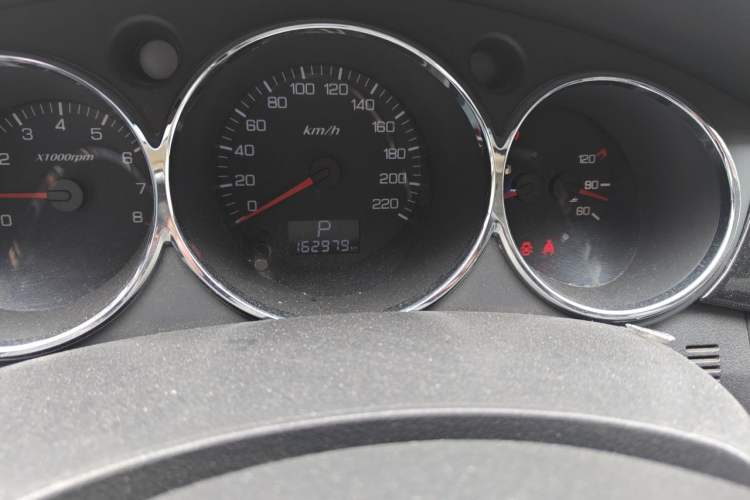Used Dongfeng Aeolus S30 2013 1.5L Automatic Zunya Model Odometer Close Up