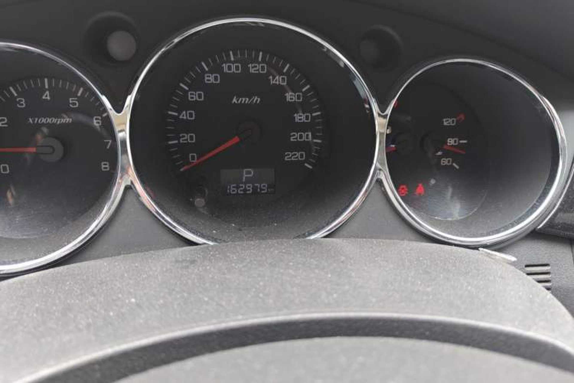 Used Dongfeng Aeolus S30 2013 1.5L Automatic Zunya Model Odometer Close Up
