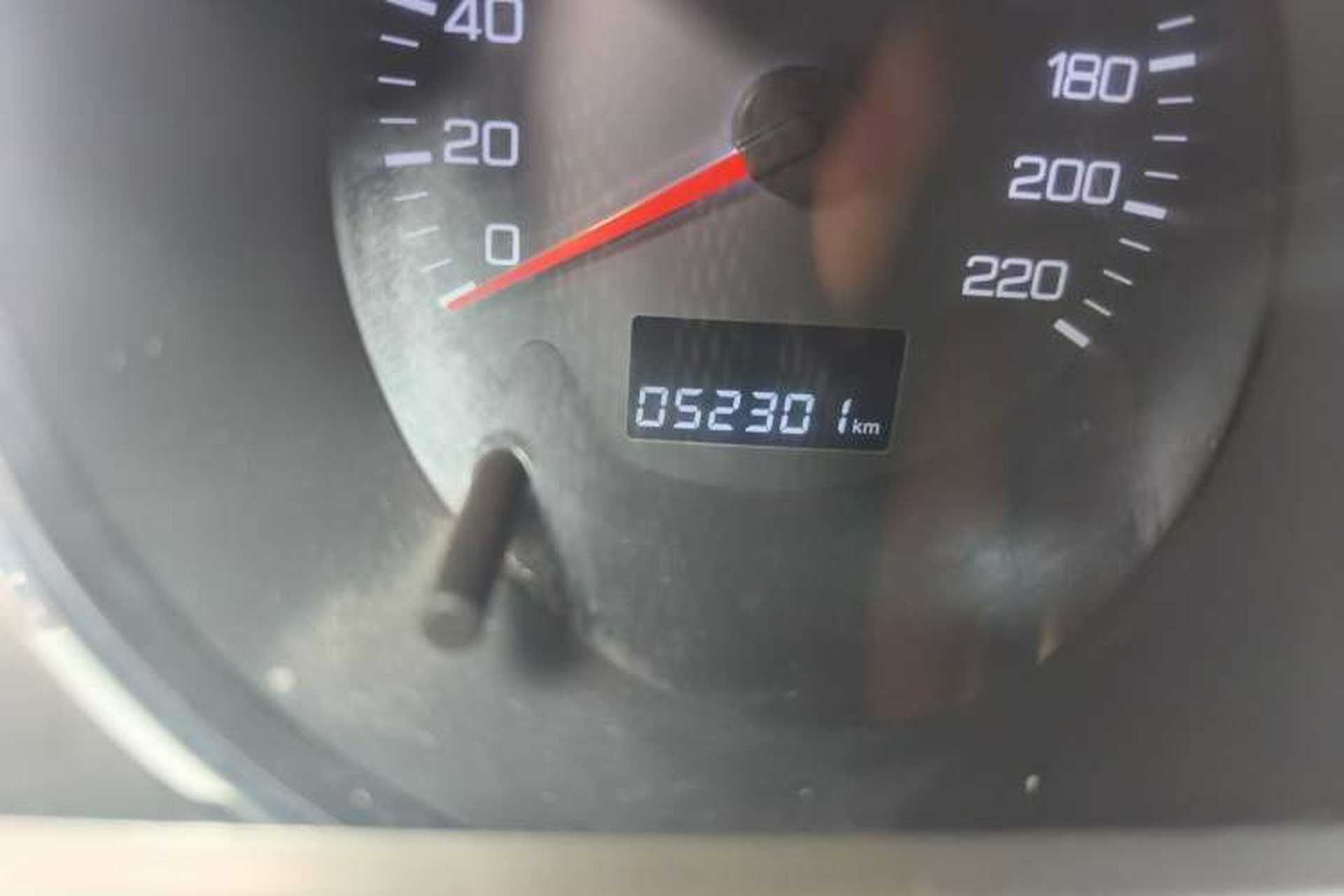 Used Dongfeng Aeolus S30 2013 1.6L Manual Dual-Fuel CNG Model Odometer Close Up