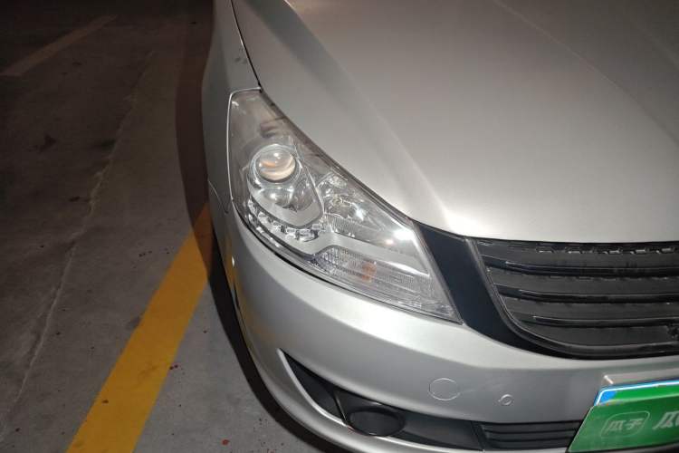 Used Dongfeng Aeolus S30 2013 1.6L Manual Dual-Fuel CNG Model Right Front Headlight