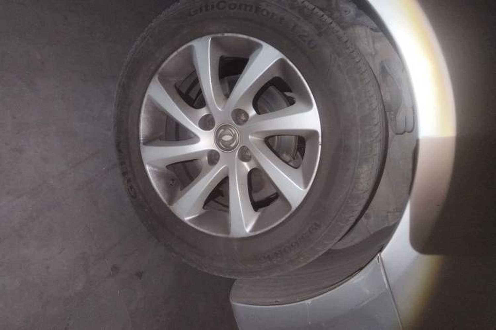 Used Dongfeng Aeolus S30 2013 1.6L Manual Zunya Model Right Front Wheel Hub