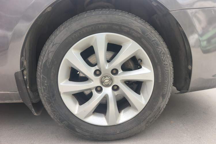 Used Dongfeng Aeolus S30 2013 1.6L Manual Dual-Fuel CNG Model Right Front Wheel Hub