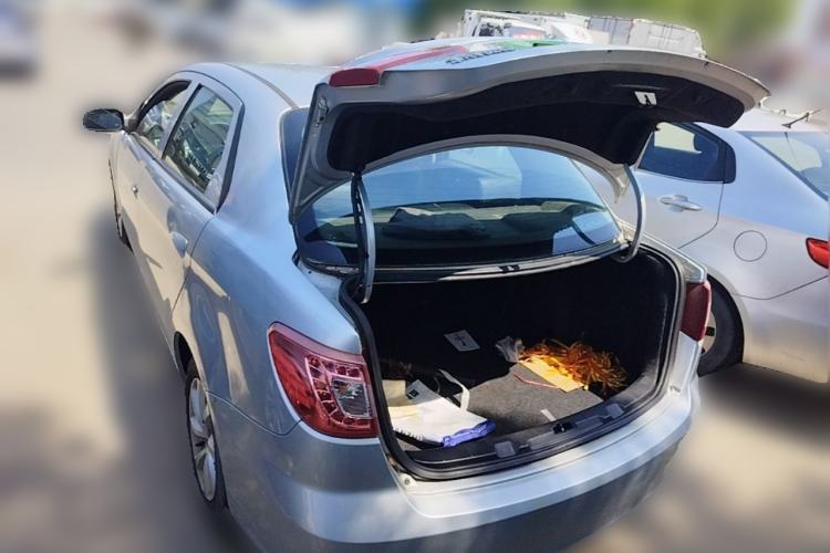 Used Dongfeng Aeolus S30 2013 1.6L Manual Entry-Level Model Trunk