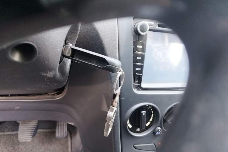 Used Dongfeng Aeolus S30 2013 1.6L Manual Entry-Level Model Vehicle Key
