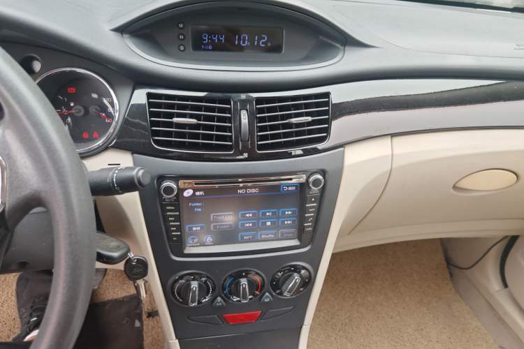 Used Dongfeng Aeolus S30 2013 1.6L Manual Zunya Model Audio And AC Panel