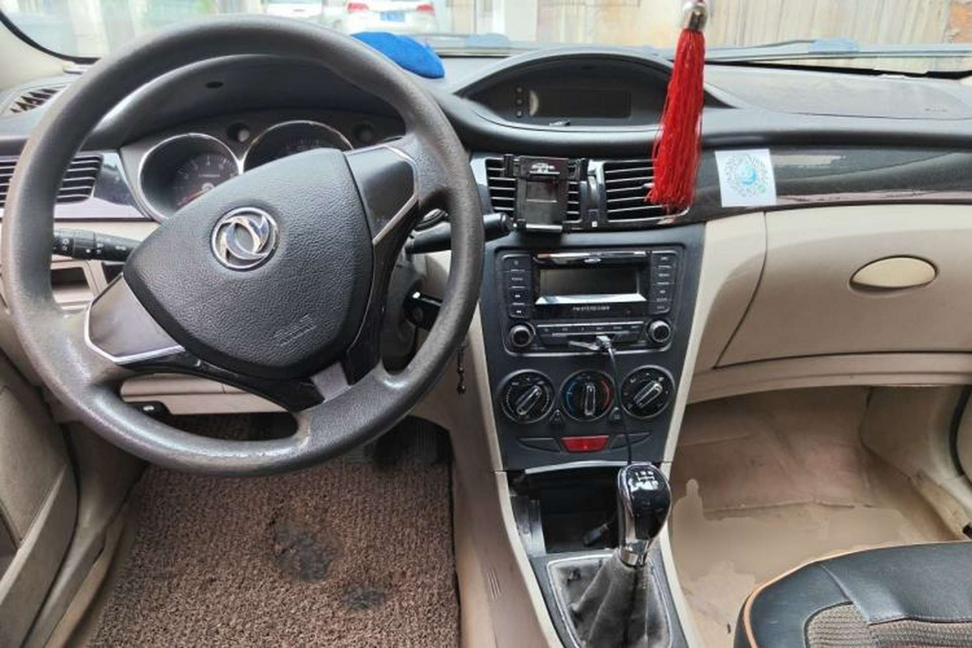 Used Dongfeng Aeolus S30 2013 1.5L Manual Entry-Level Model Center Console