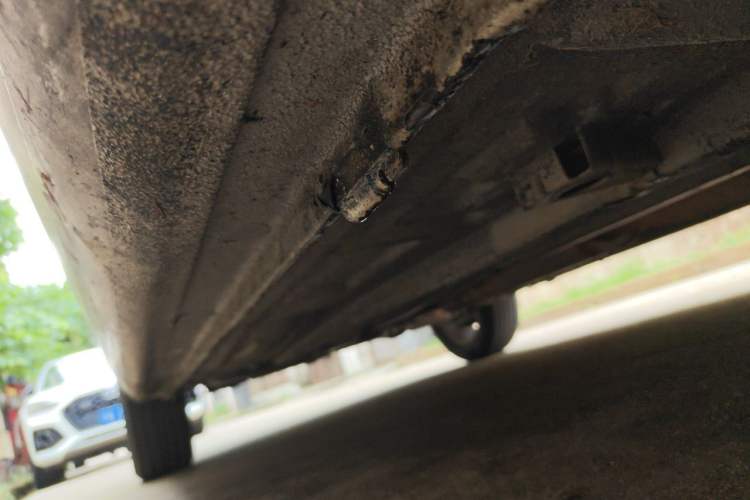 Used Dongfeng Aeolus S30 2013 1.5L Manual Entry-Level Model Chassis Front Right