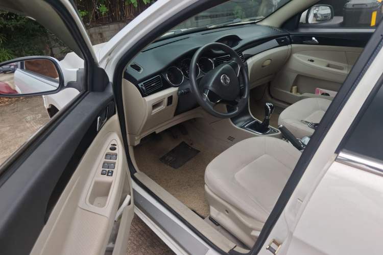 Used Dongfeng Aeolus S30 2013 1.6L Manual Zunya Model Driver Seat