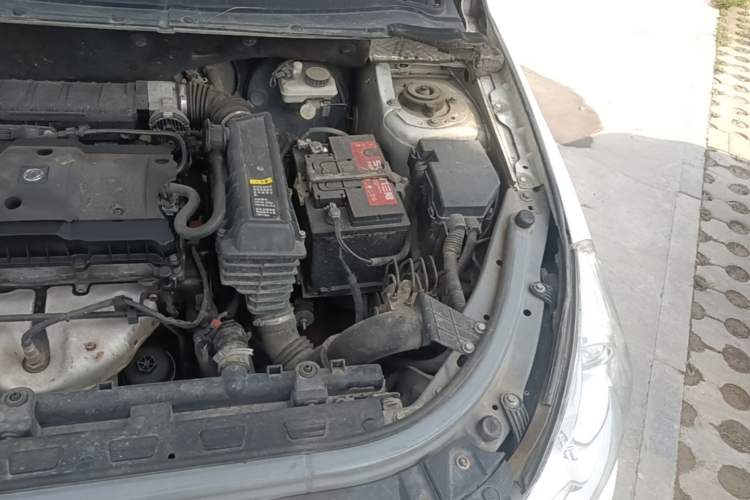Used Dongfeng Aeolus S30 2013 1.6L Manual Zunya Model Engine Bay Left