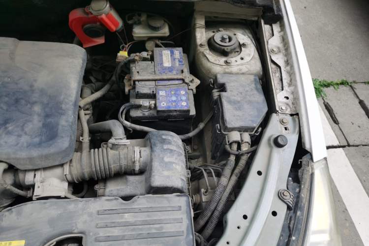 Used Dongfeng Aeolus S30 2013 1.5L Automatic Zunya Model Engine Bay Left
