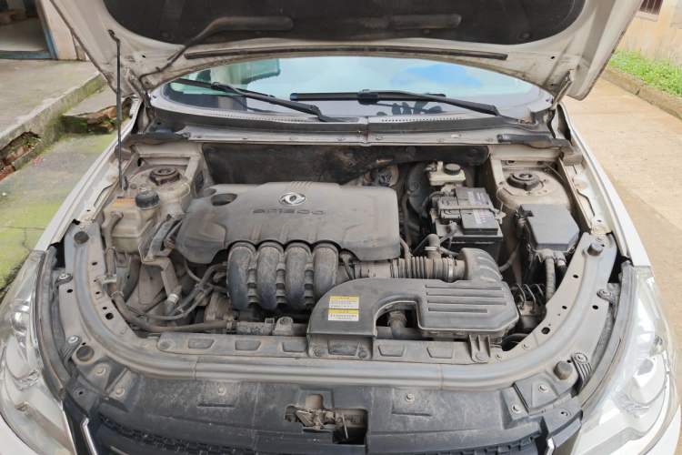 Used Dongfeng Aeolus S30 2013 1.5L Manual Entry-Level Model Engine Bay