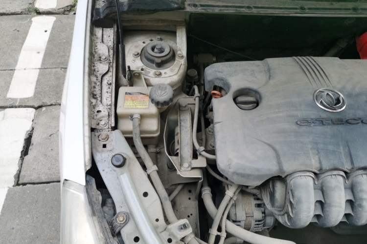 Used Dongfeng Aeolus S30 2013 1.5L Automatic Zunya Model Engine Bay Right