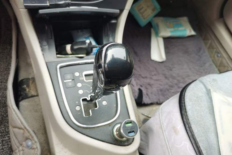 Used Dongfeng Aeolus S30 2013 1.5L Automatic Zunya Model Gear Lever