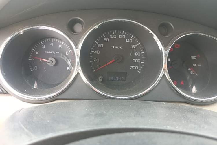 Used Dongfeng Aeolus S30 2013 1.6L Manual Zunya Model Odometer Close Up