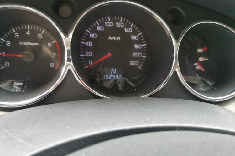 Used Dongfeng Aeolus S30 2013 1.5L Automatic Zunya Model Odometer Close Up