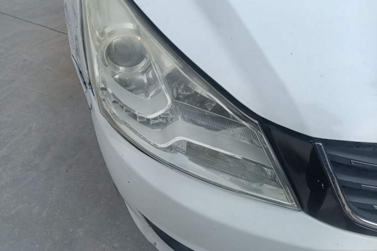 Used Dongfeng Aeolus S30 2013 1.6L Manual Zunya Model Right Front Headlight