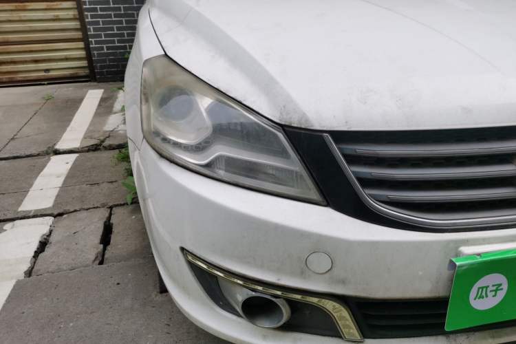 Used Dongfeng Aeolus S30 2013 1.5L Automatic Zunya Model Right Front Headlight