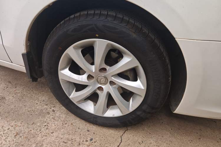 Used Dongfeng Aeolus S30 2013 1.6L Manual Zunya Model Right Front Wheel Hub