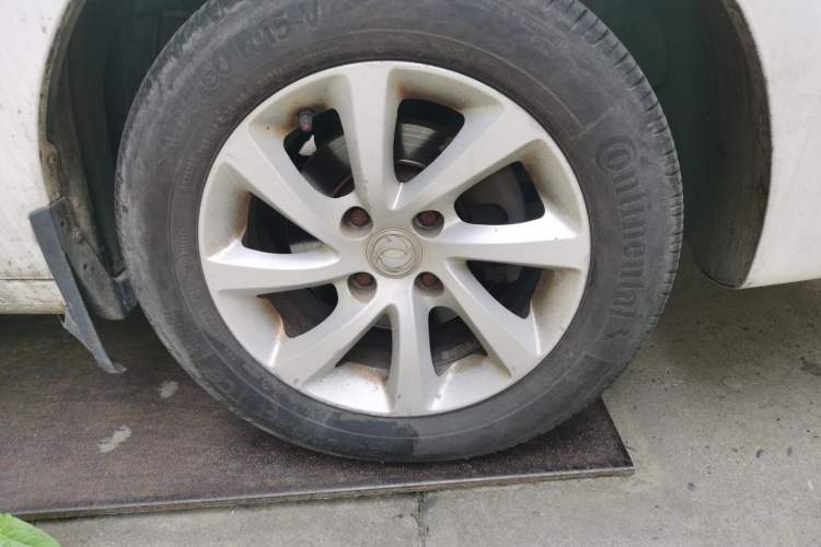 Used Dongfeng Aeolus S30 2013 1.5L Automatic Zunya Model Right Front Wheel Hub
