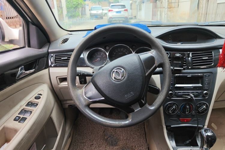 Used Dongfeng Aeolus S30 2013 1.5L Manual Entry-Level Model Steering Wheel